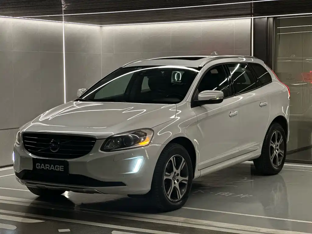 Volvo XC60 2014 — фото 1