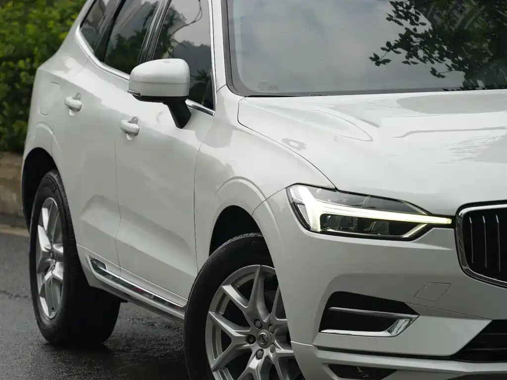 Volvo XC60 2020 — фото 8