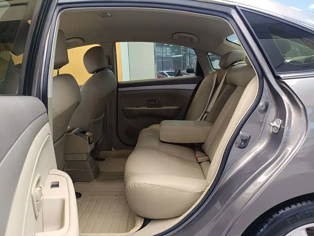 Nissan Sylphy 2015 — фото 21