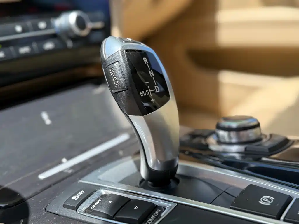 BMW 5 Series 2013 — фото 10