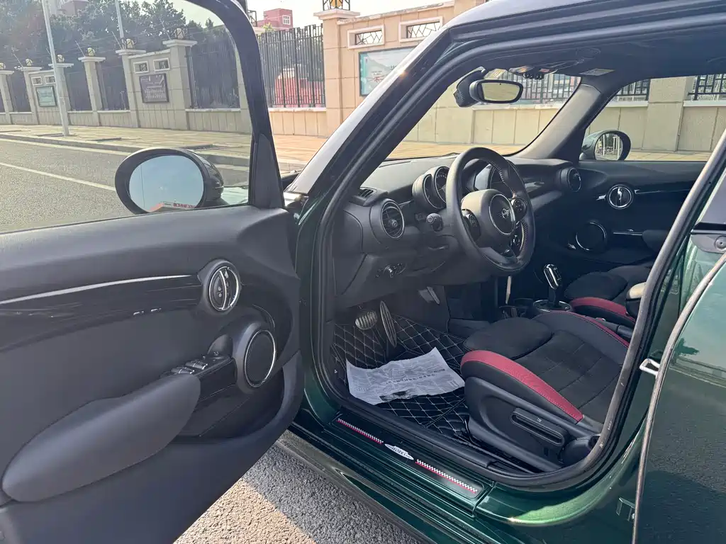 MINI MINI 2019