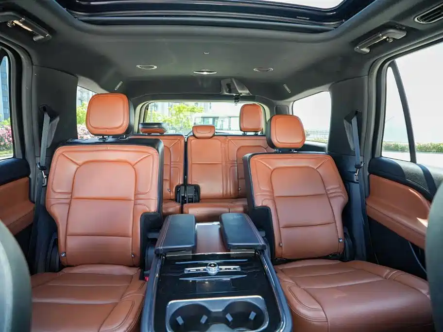 Lincoln Navigator 2021 — фото 13