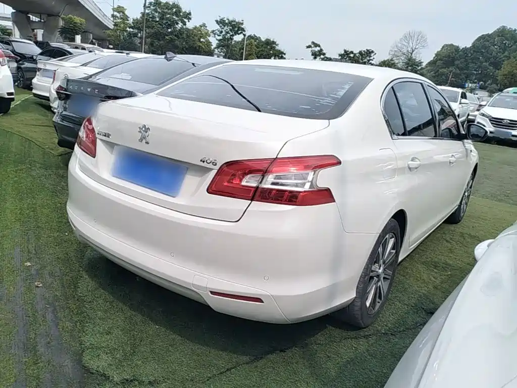 Peugeot 408 2015