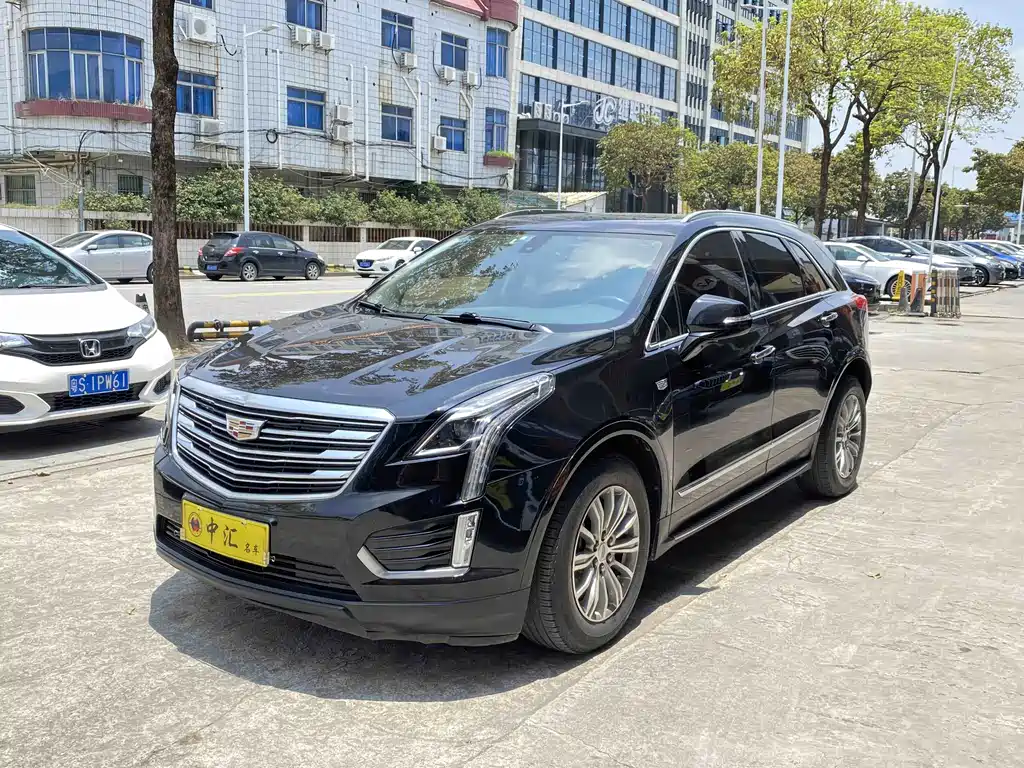 Cadillac XT5 2017 — фото 1