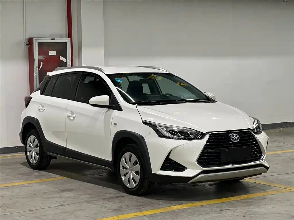 Toyota Yaris L 2022 — фото 3