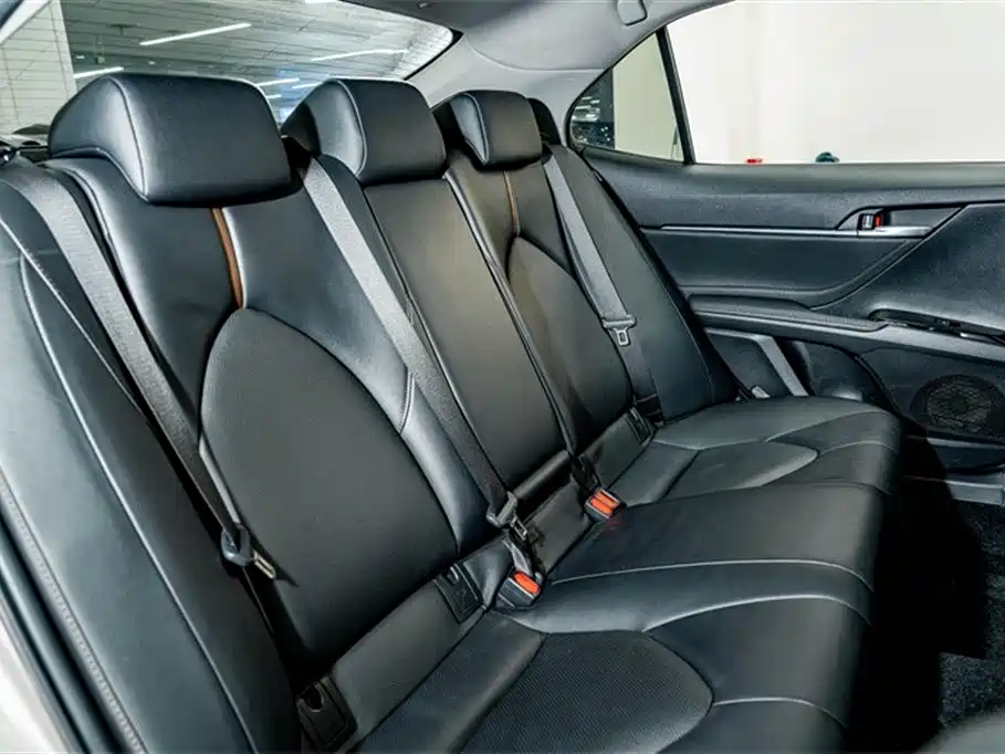 Toyota Camry 2018 — фото 24