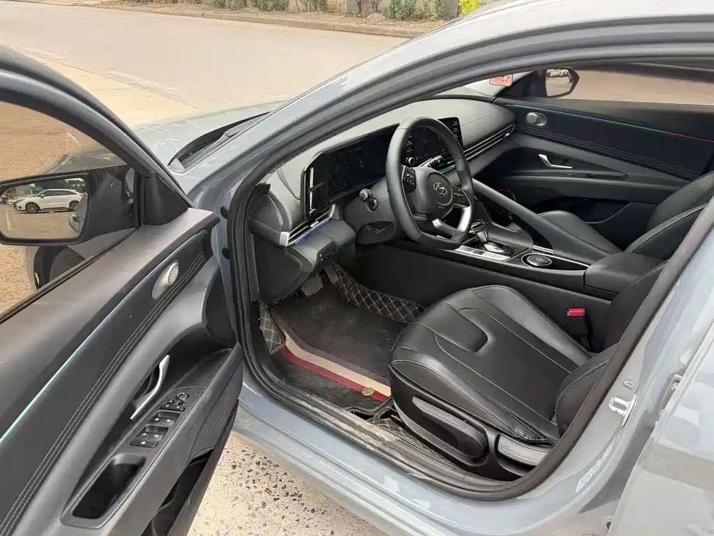 Hyundai Elantra 2023