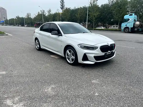 BMW 1 Series 2021
