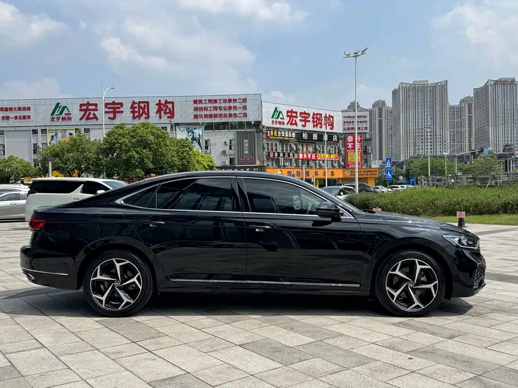 Volkswagen Passat 2024