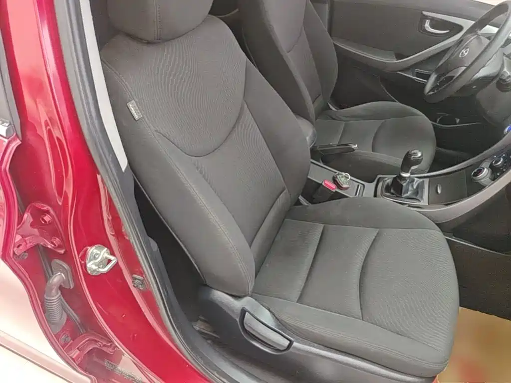Hyundai Elantra Langdong 2015 — фото 25
