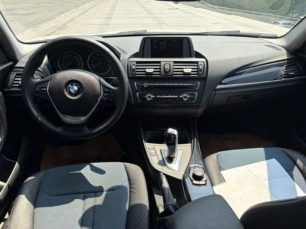 BMW 1 Series 2012 — фото 8