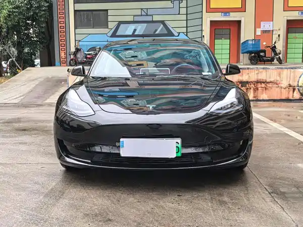 Tesla Model 3 2023