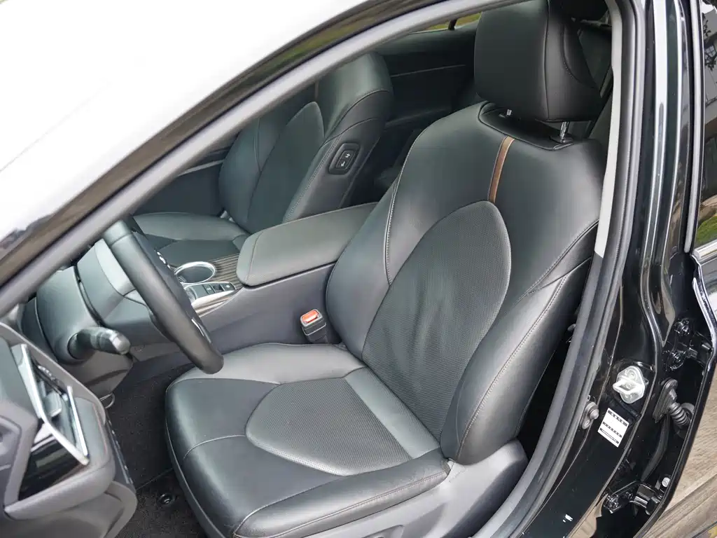 Toyota Camry 2020 — фото 14