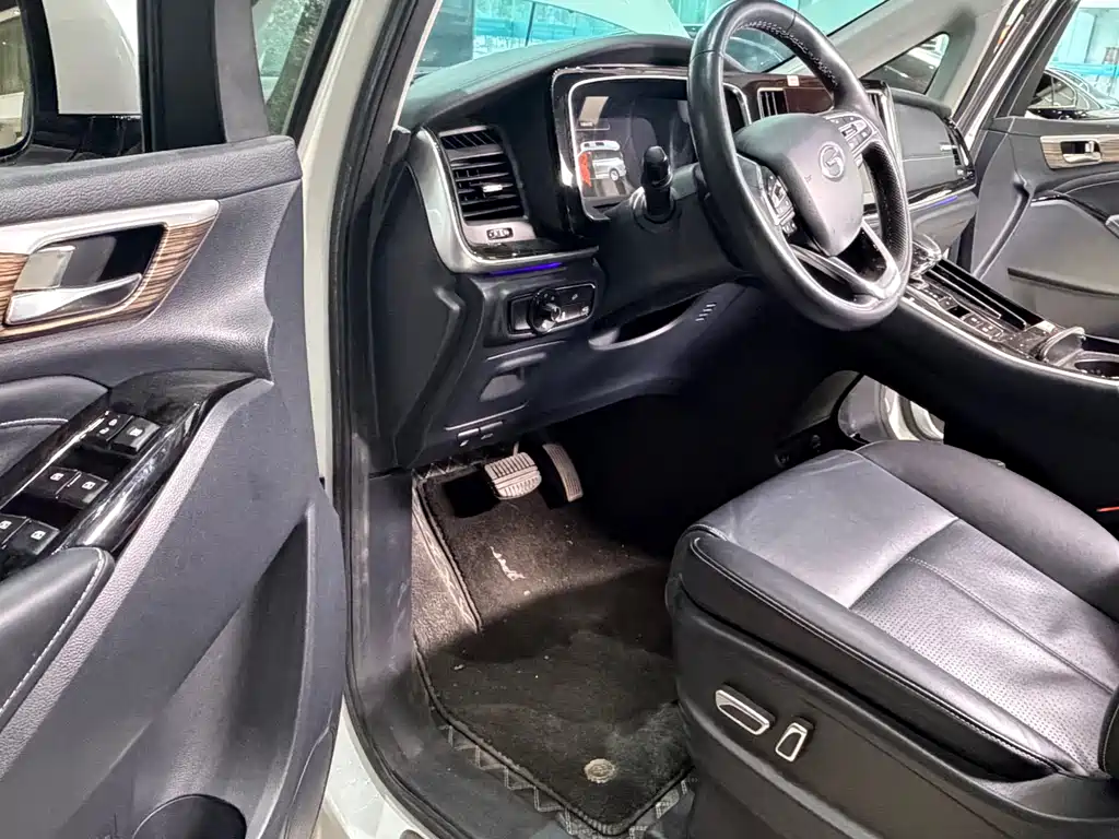 GAC Motor Trumpchi M8 2022 — фото 10