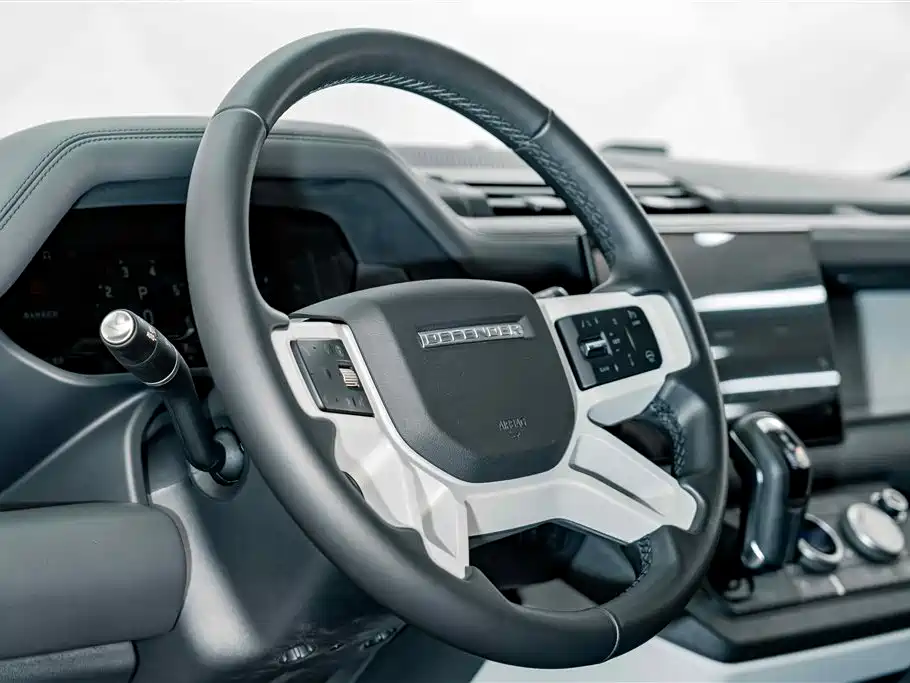 Land Rover Defender 2024 — фото 12
