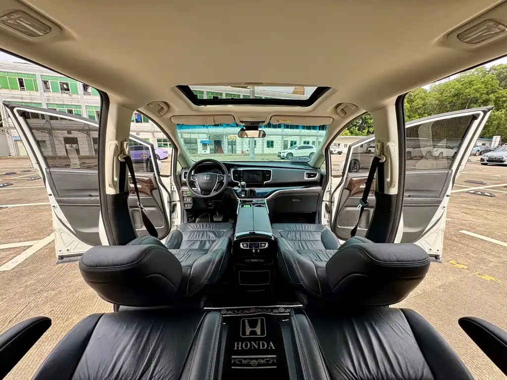 Honda Odyssey 2021 — фото 11
