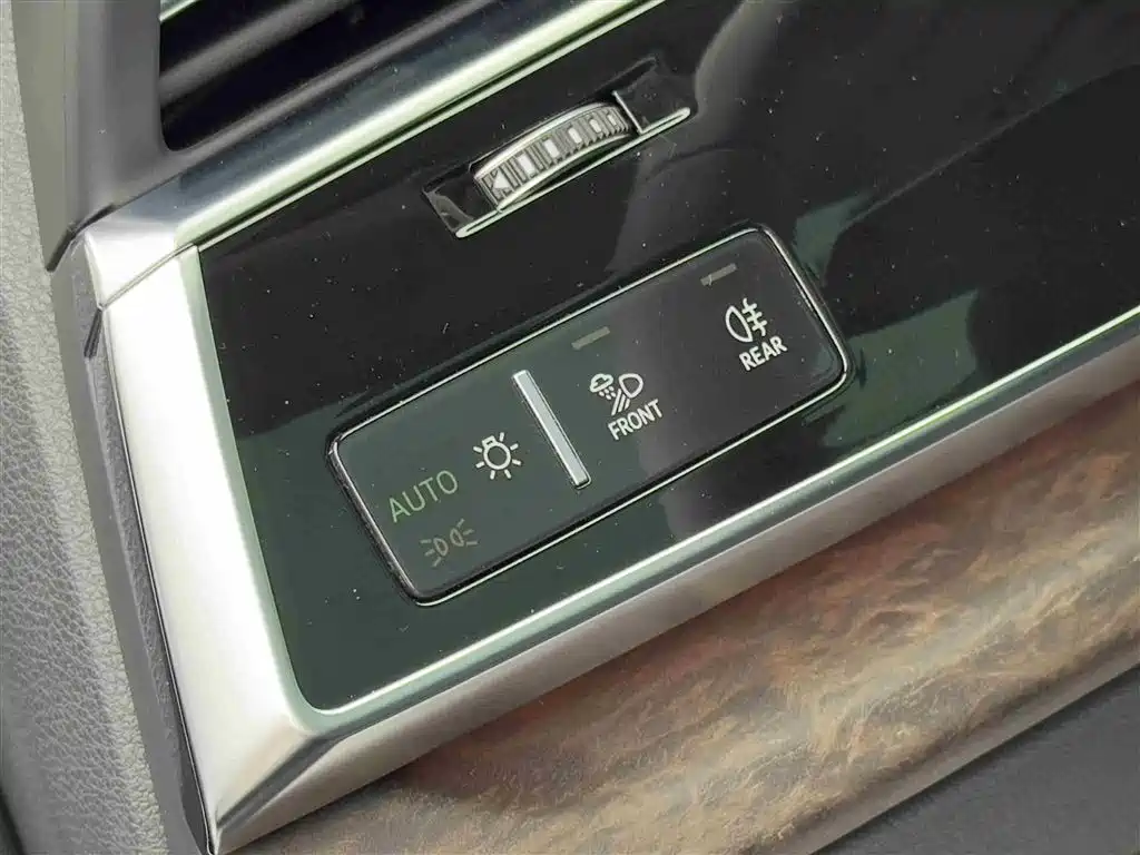 Audi Q7 2023 — фото 15