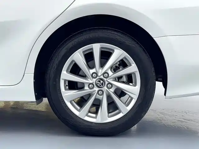 Toyota Camry 2022 — фото 16