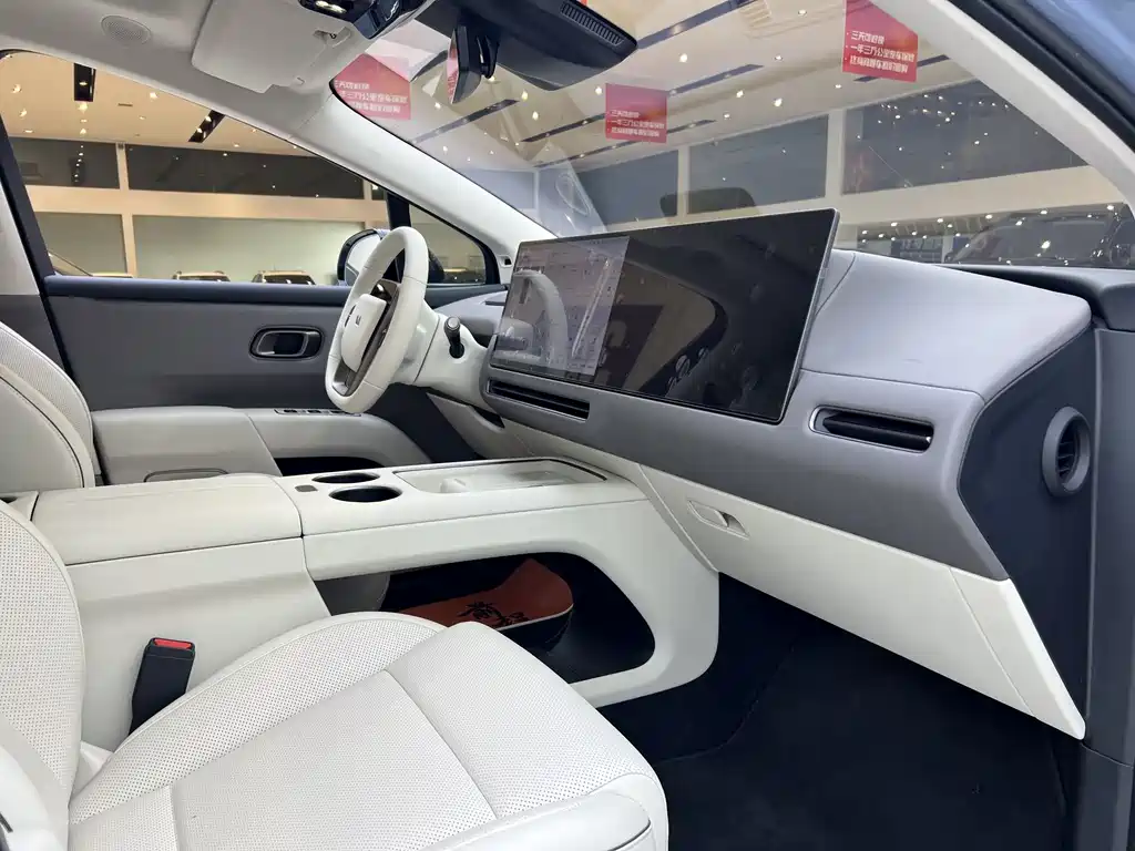 Li Auto i8 2025 — фото 17