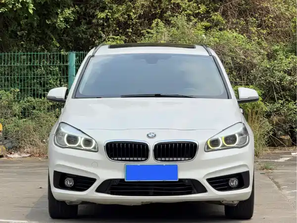 BMW 2 Series Wagon 2015