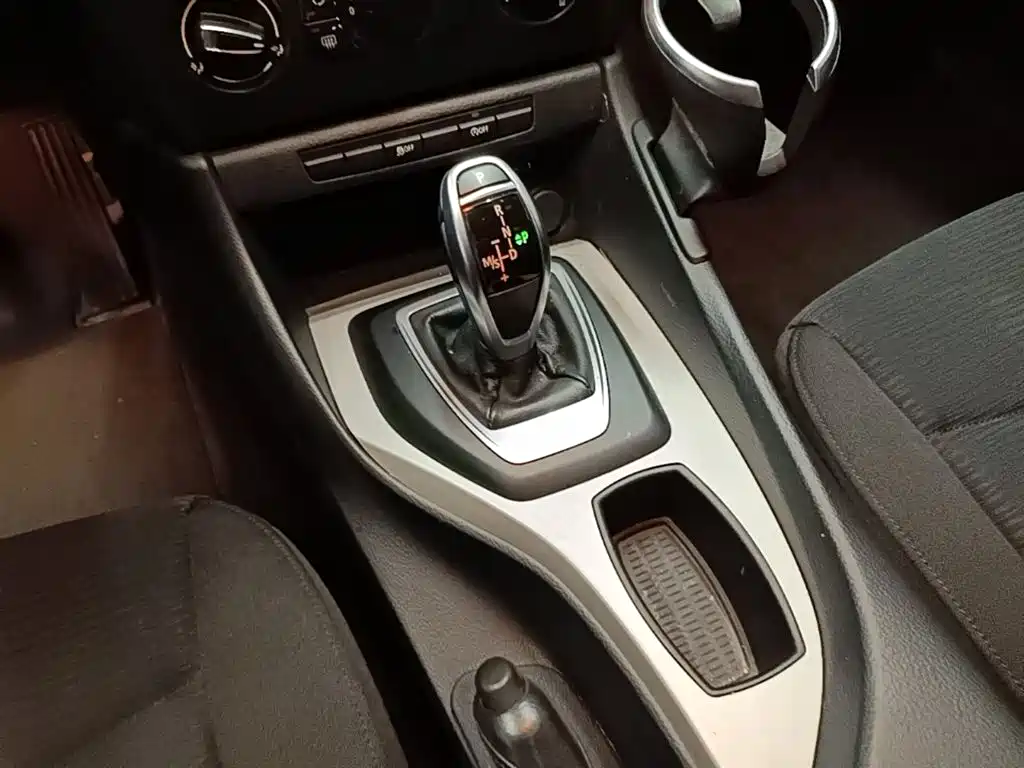 BMW X1 2015 — фото 14