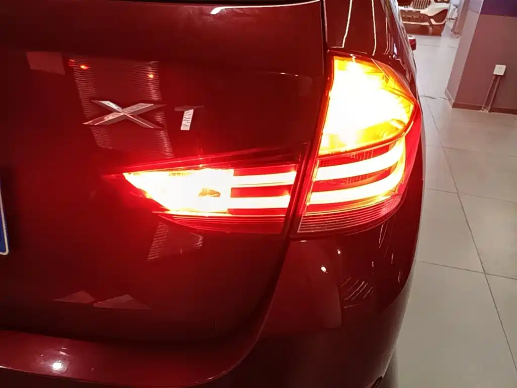BMW X1 2015 — фото 8