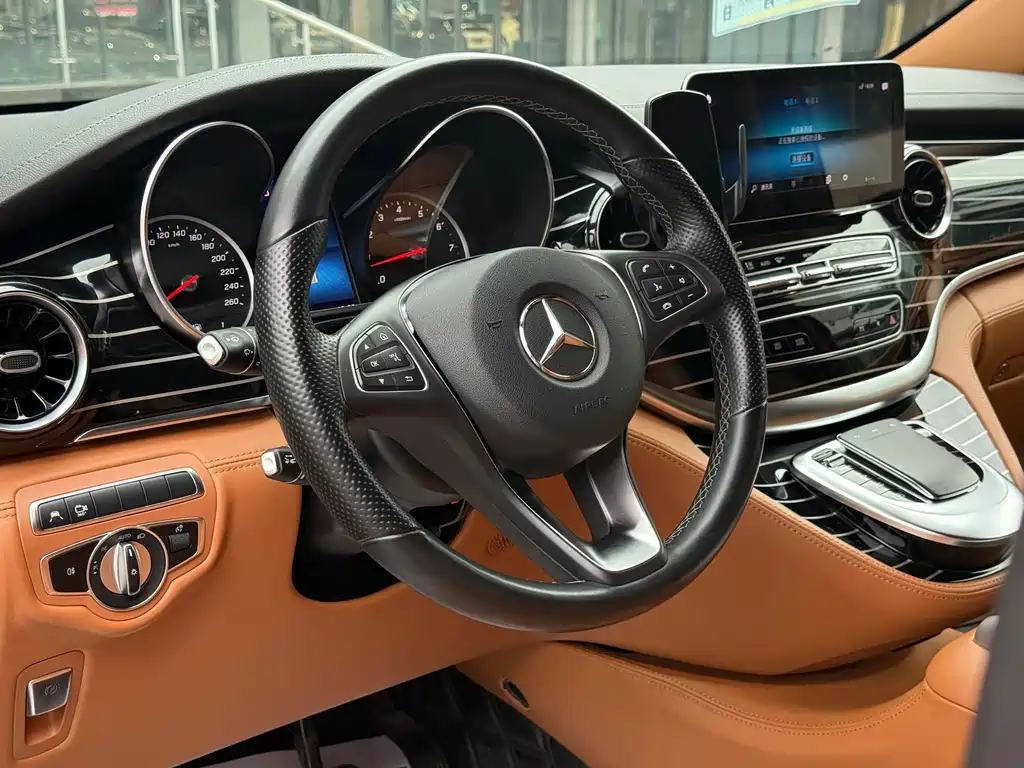 Mercedes-Benz V-Class 2023