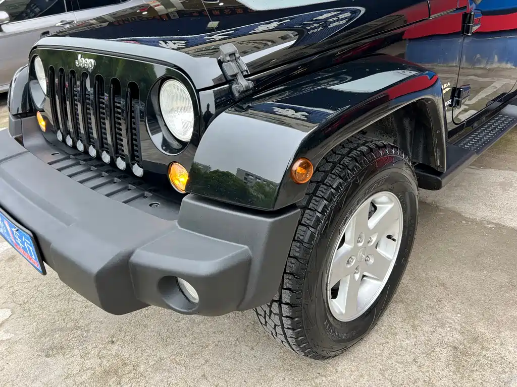 Jeep Wrangler 2016 — фото 28