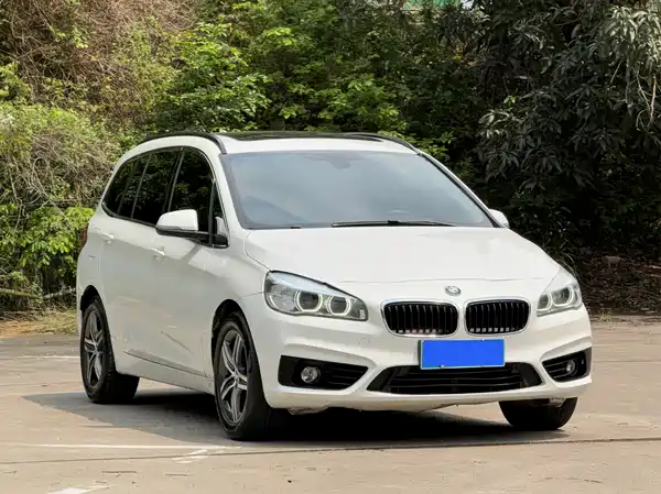 BMW 2 Series Wagon 2015