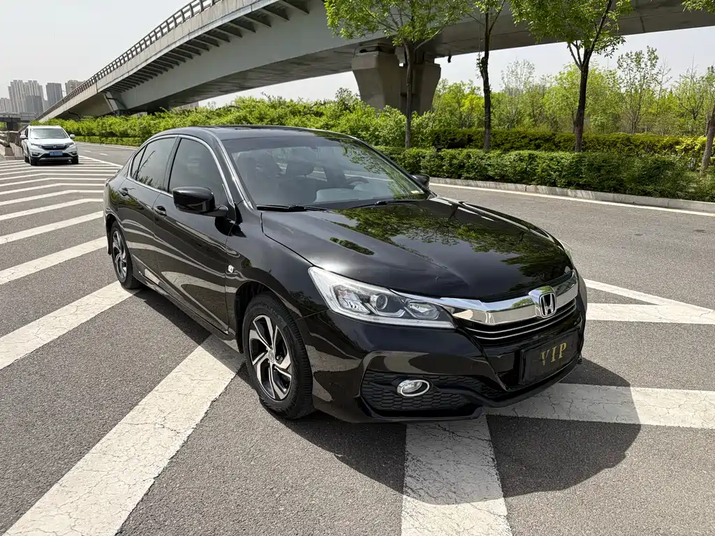 Honda Accord 2017 — фото 3