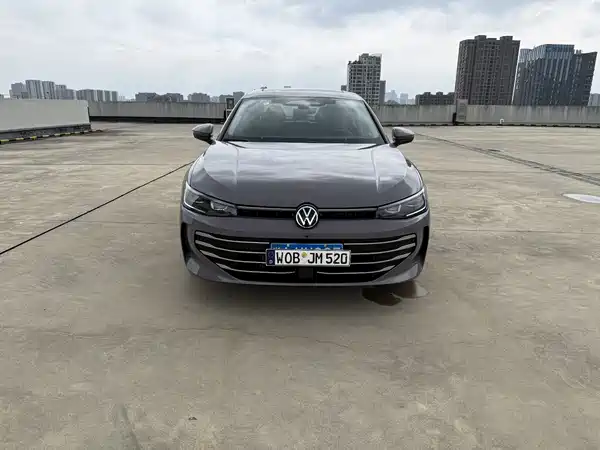 Volkswagen Passat 2025