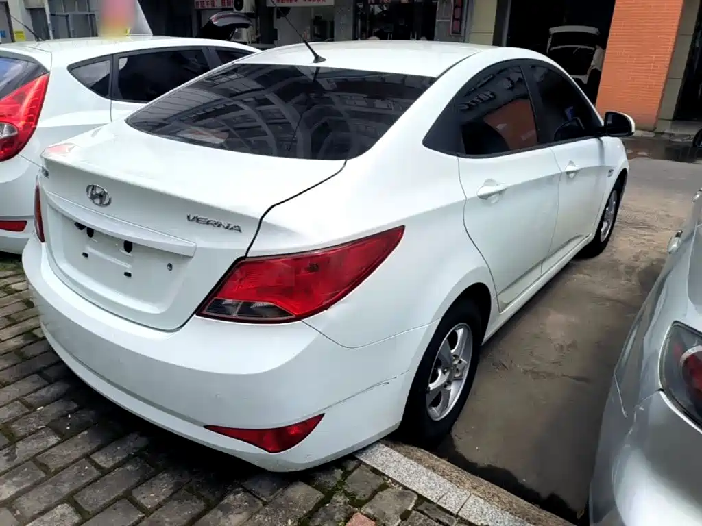 Hyundai Verna 2015 — фото 7