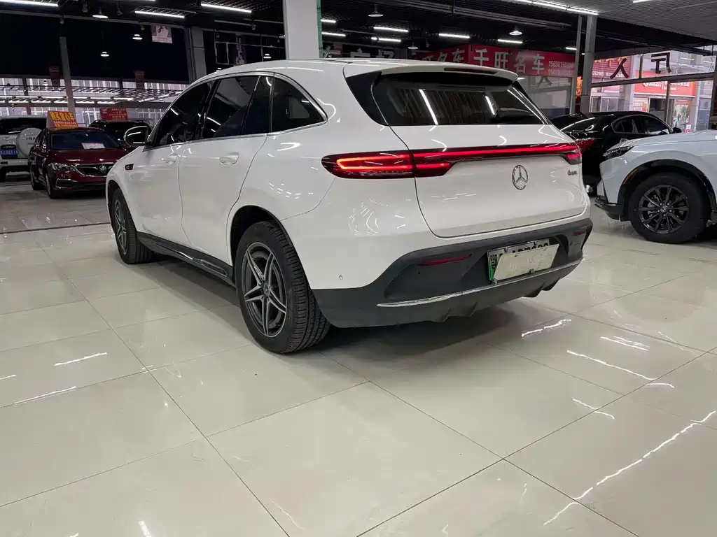Mercedes-Benz EQC 2020 — фото 4