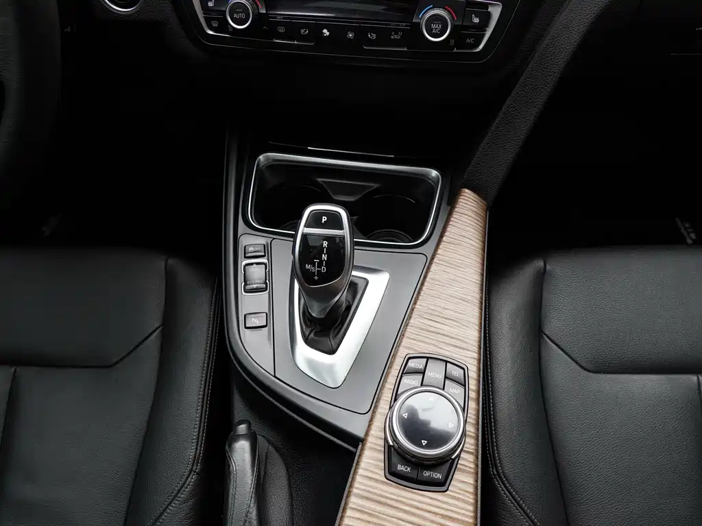 BMW 3 Series GT 2014 — фото 10