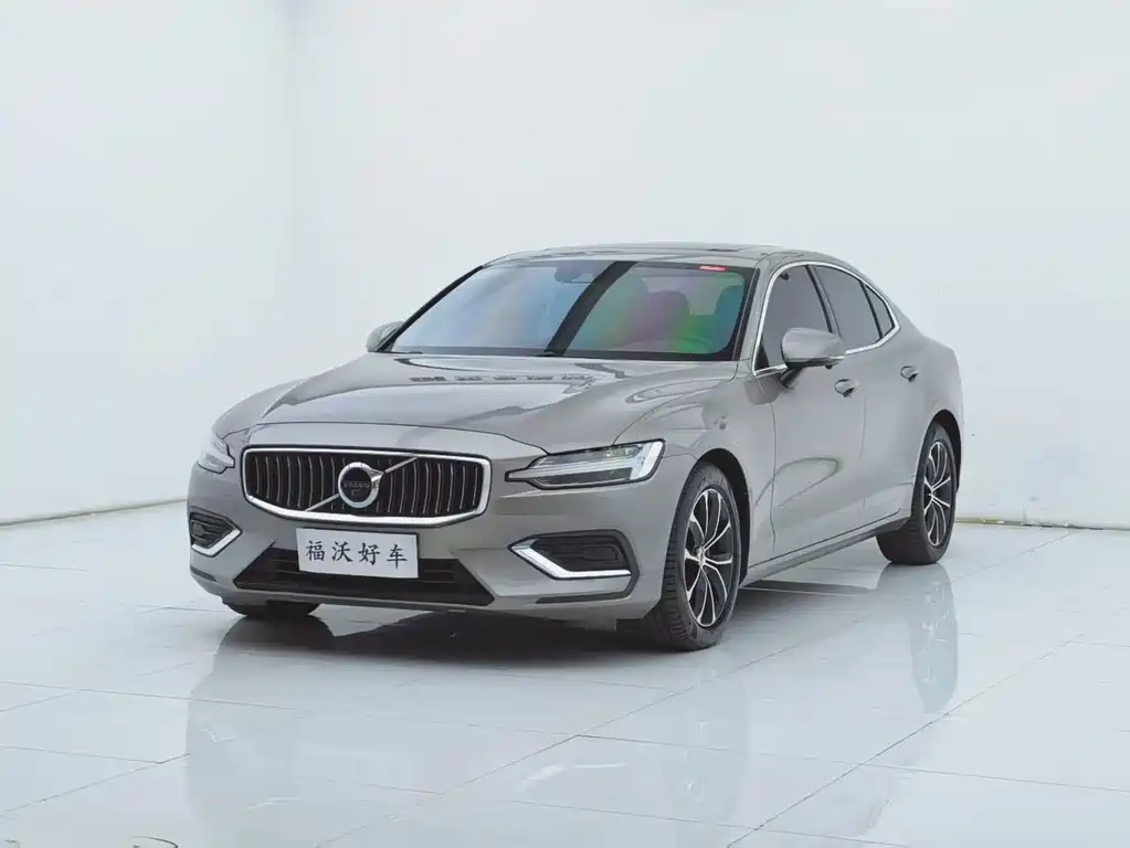 Volvo S60 2021 — фото 1