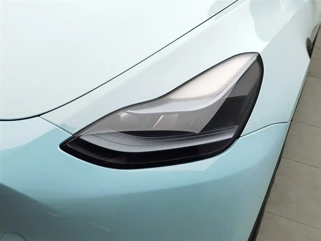 Tesla Model Y 2024 — фото 7