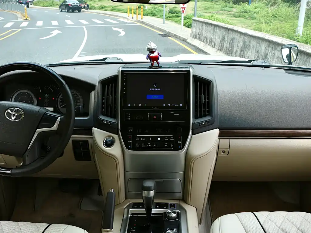 Toyota Land Cruiser 2020 — фото 5