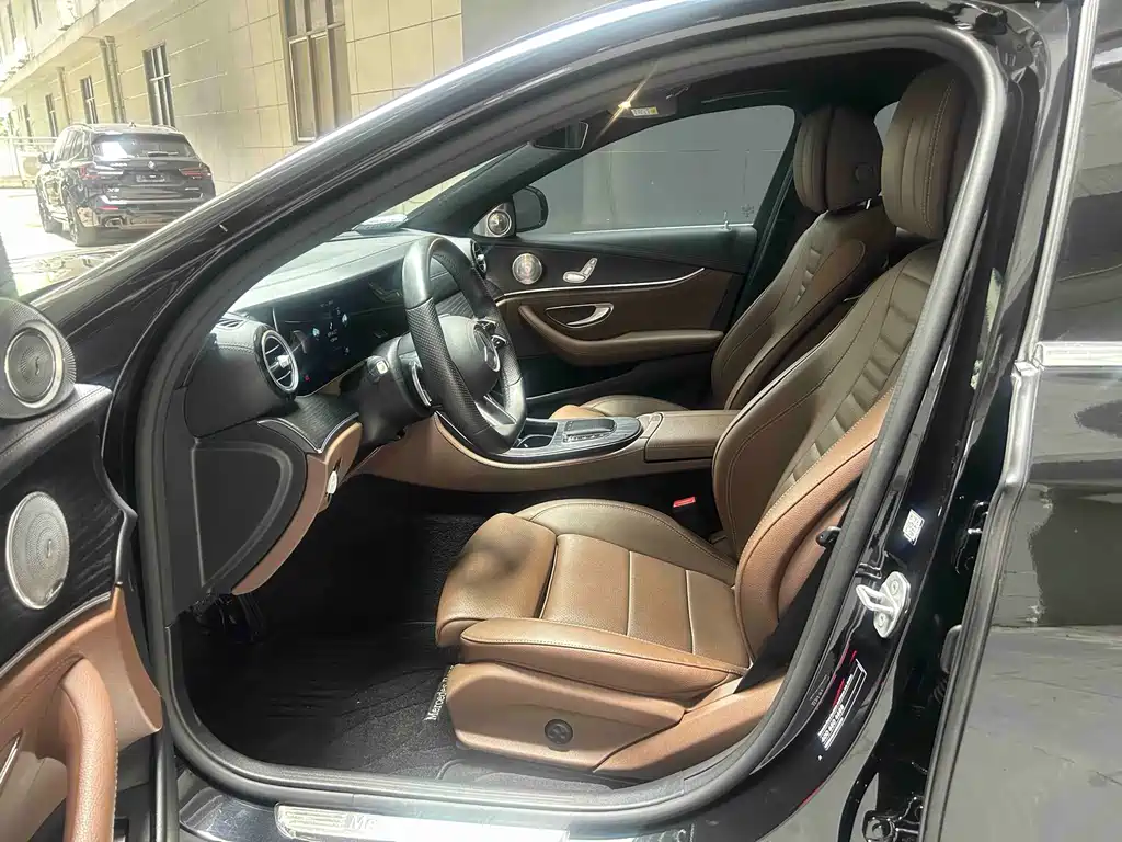 Mercedes-Benz E-Class 2022 — фото 10