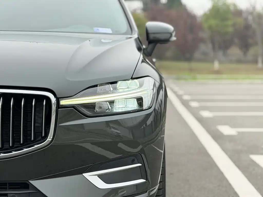 Volvo XC60 2021 — фото 23