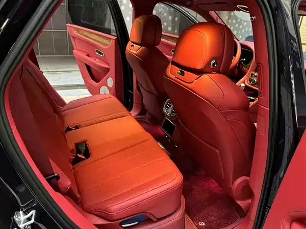 Bentley Bentayga 2023