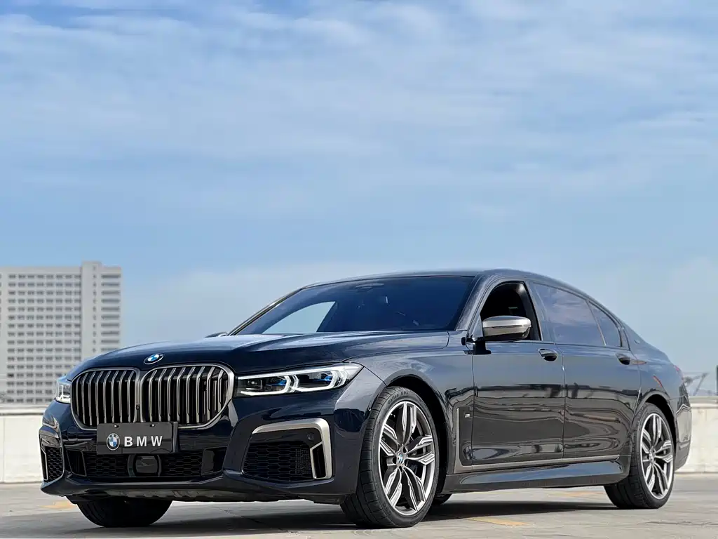 BMW 7 Series 2022 — фото 1