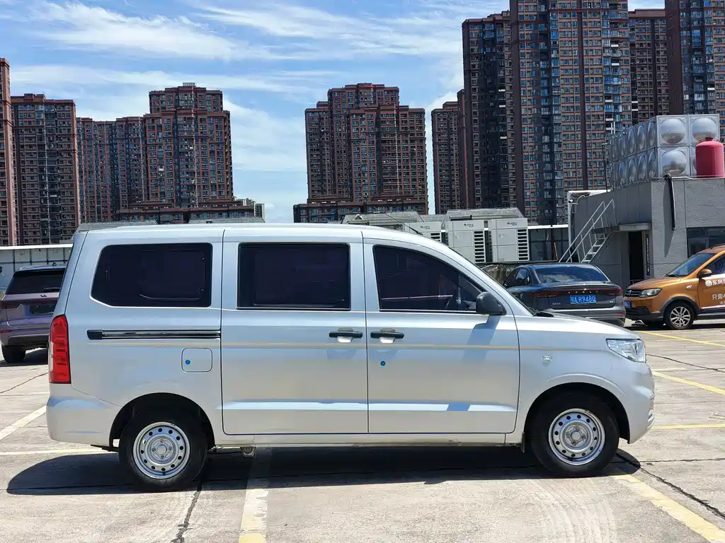Wuling Hongguang V 2025 — фото 8
