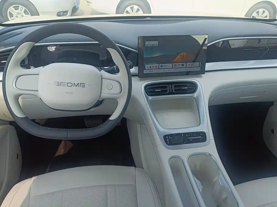 Geely Galaxy Starwish 2026 — фото 12