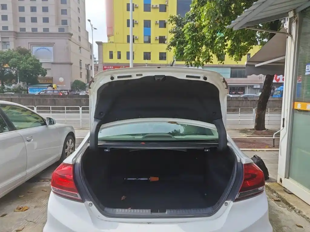 Honda Civic 2014 — фото 15