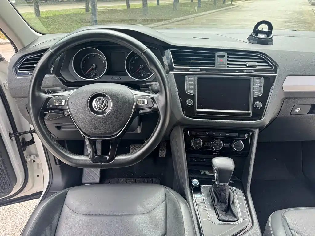 Volkswagen Tiguan L 2017 — фото 7