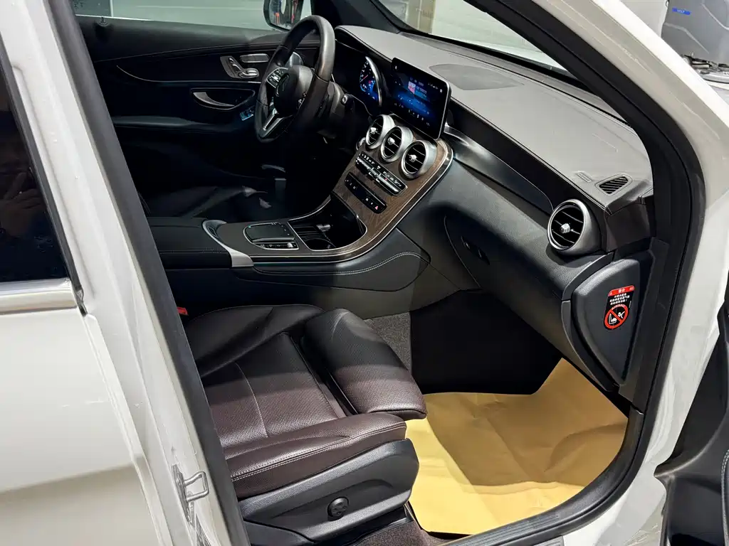 Mercedes-Benz GLC 2020 — фото 17