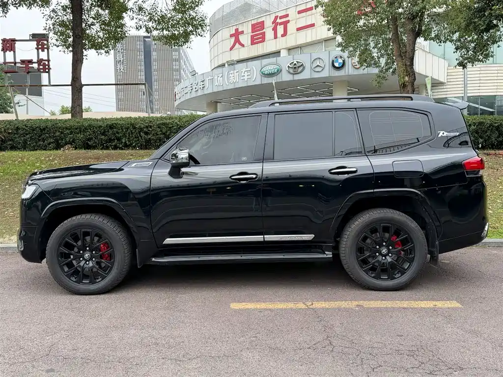 Toyota Land Cruiser 2023 — фото 3