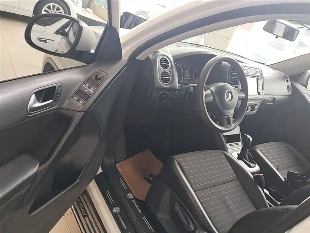 Volkswagen Tiguan 2015 — фото 16