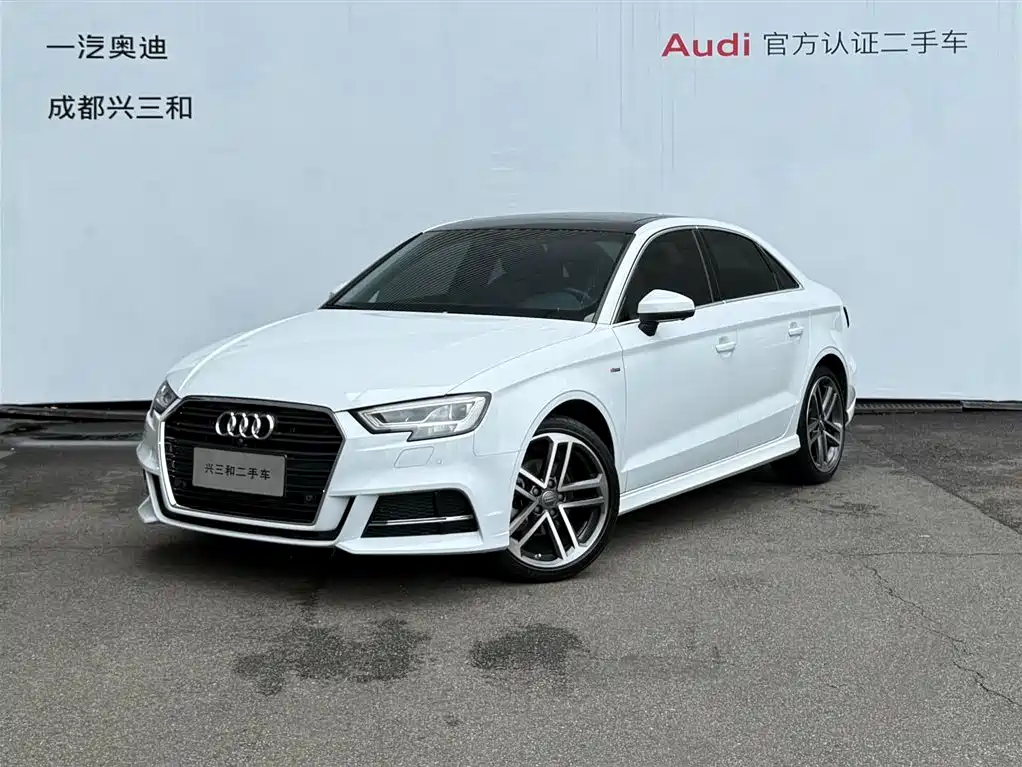 Audi A3 2018 — фото 1