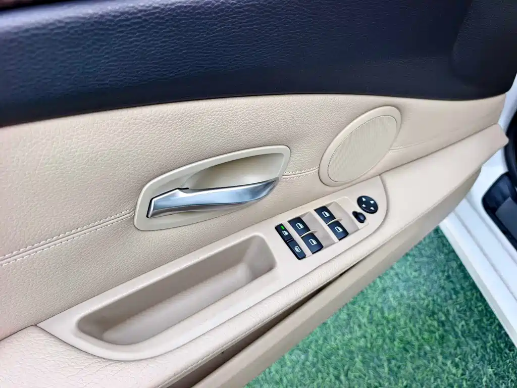 BMW 5 Series 2010 — фото 11